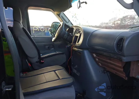 2007 Ford E-350 Super Duty Xl/Xlt z USA, uszkodzony, nr VIN 1FBSS31L17DA32735